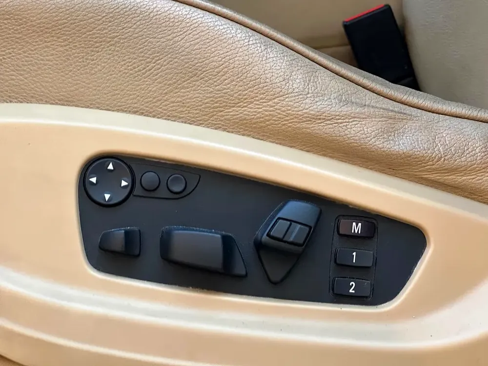 BMW X5 GCC V8 not negotiable السعر نهائي للجادين فقط - Image 19