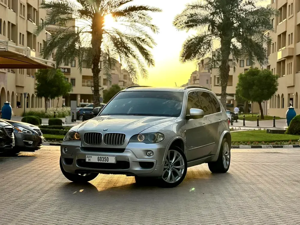 BMW X5 GCC V8 not negotiable السعر نهائي للجادين فقط - Image 5