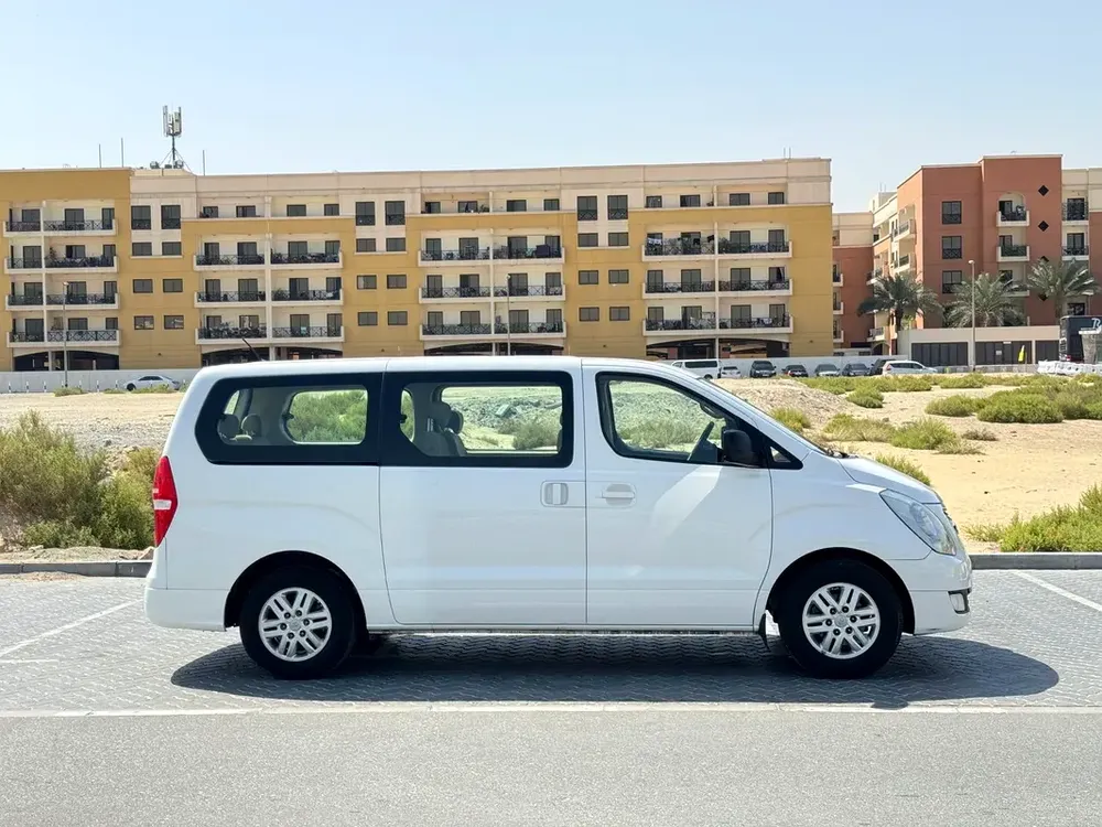 HYUNDAI H1 2018 GL 12 SETAR GOOD CONDITION VAN - Image 11