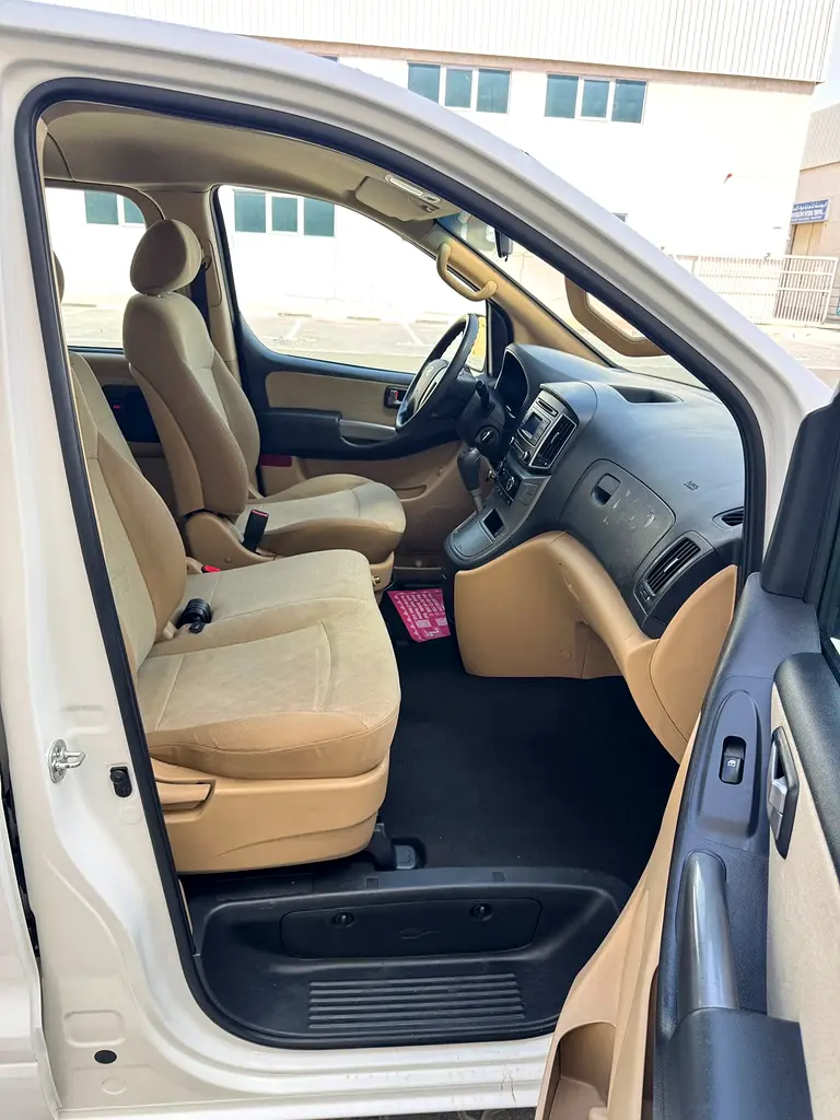 HYUNDAI H1 2018 GL 12 SETAR GOOD CONDITION VAN - Image 6