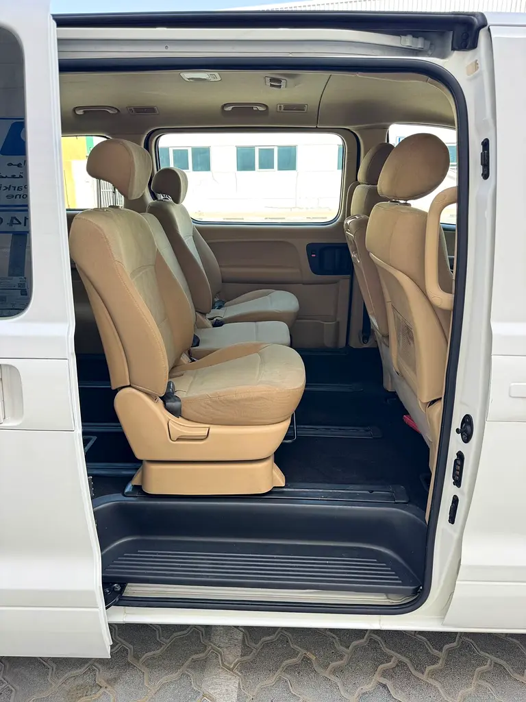 HYUNDAI H1 2018 GL 12 SETAR GOOD CONDITION VAN - Image 7