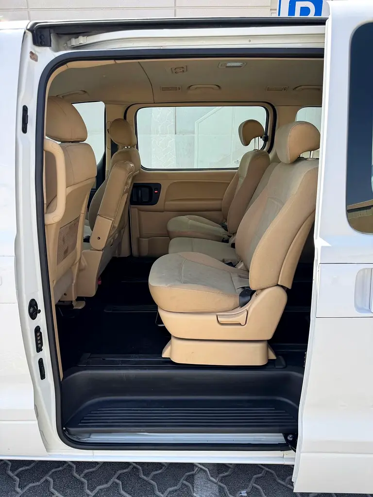 HYUNDAI H1 2018 GL 12 SETAR GOOD CONDITION VAN - Image 8