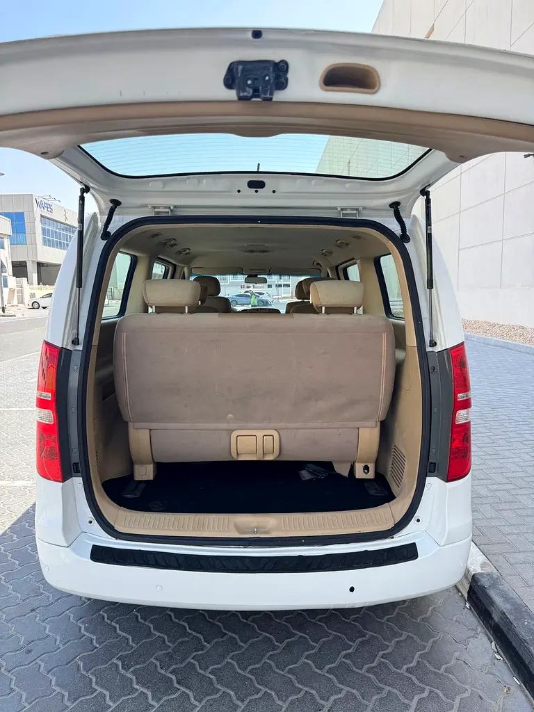 HYUNDAI H1 2018 GL 12 SETAR GOOD CONDITION VAN - Image 9