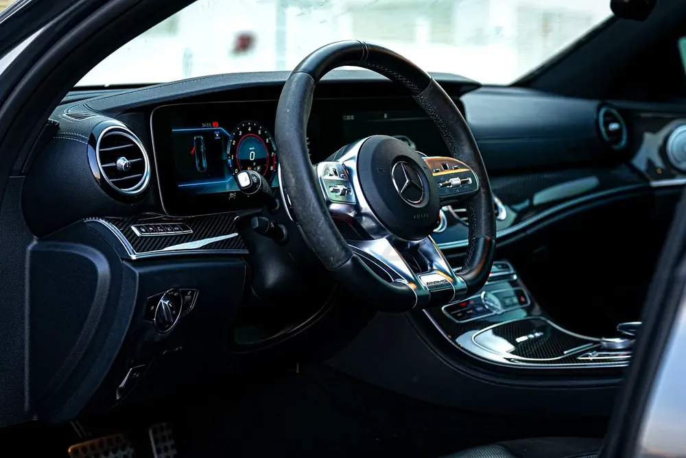 E63 AMG, Full Option, No Accident, Clean Title - Image 7