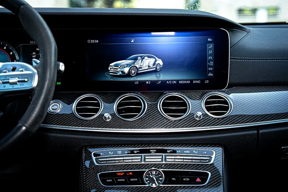 E63 AMG, Full Option, No Accident, Clean Title - Image 9