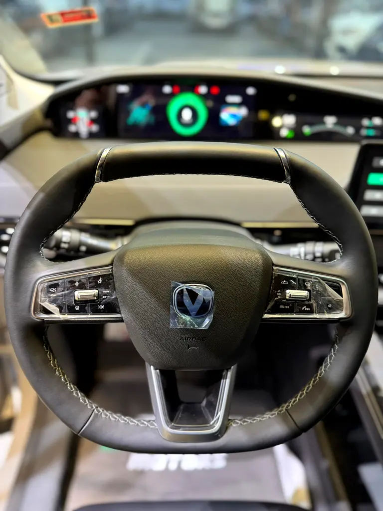 2023 CHANGAN UNI K  PLATINUM WITH 360 DEGREE CAMERA/FULLY LOADED BRAND NEW ZERO KM - Image 14