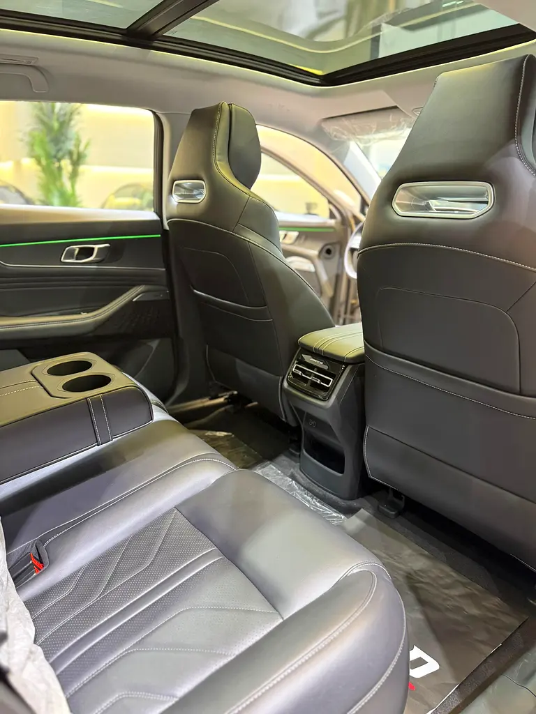 2023 CHANGAN UNI K  PLATINUM WITH 360 DEGREE CAMERA/FULLY LOADED BRAND NEW ZERO KM - Image 18