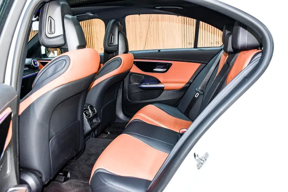 Mercedes-Benz C-Class C180 2025 - European Specs - GCC Stock - Image 11