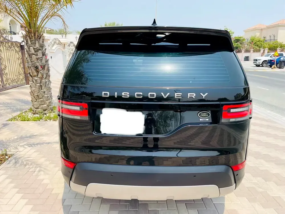 2018 Discovery HSE low kms GCC - Image 6