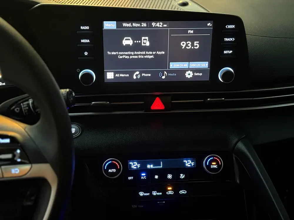 Hyundai Elantra SEL | 2023 - USA - First Owner - Image 11
