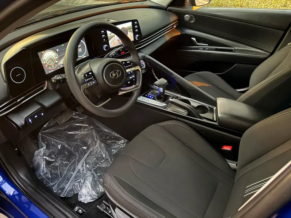 Hyundai Elantra SEL | 2023 - USA - First Owner - Image 12