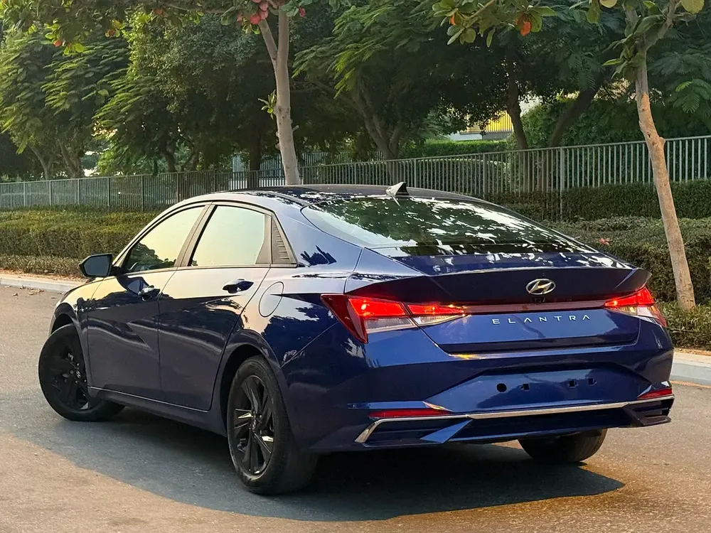 Hyundai Elantra SEL | 2023 - USA - First Owner - Image 4