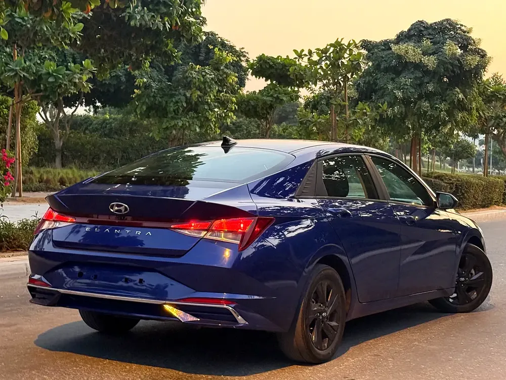Hyundai Elantra SEL | 2023 - USA - First Owner - Image 6