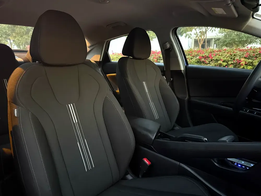 Hyundai Elantra SEL | 2023 - USA - First Owner - Image 8