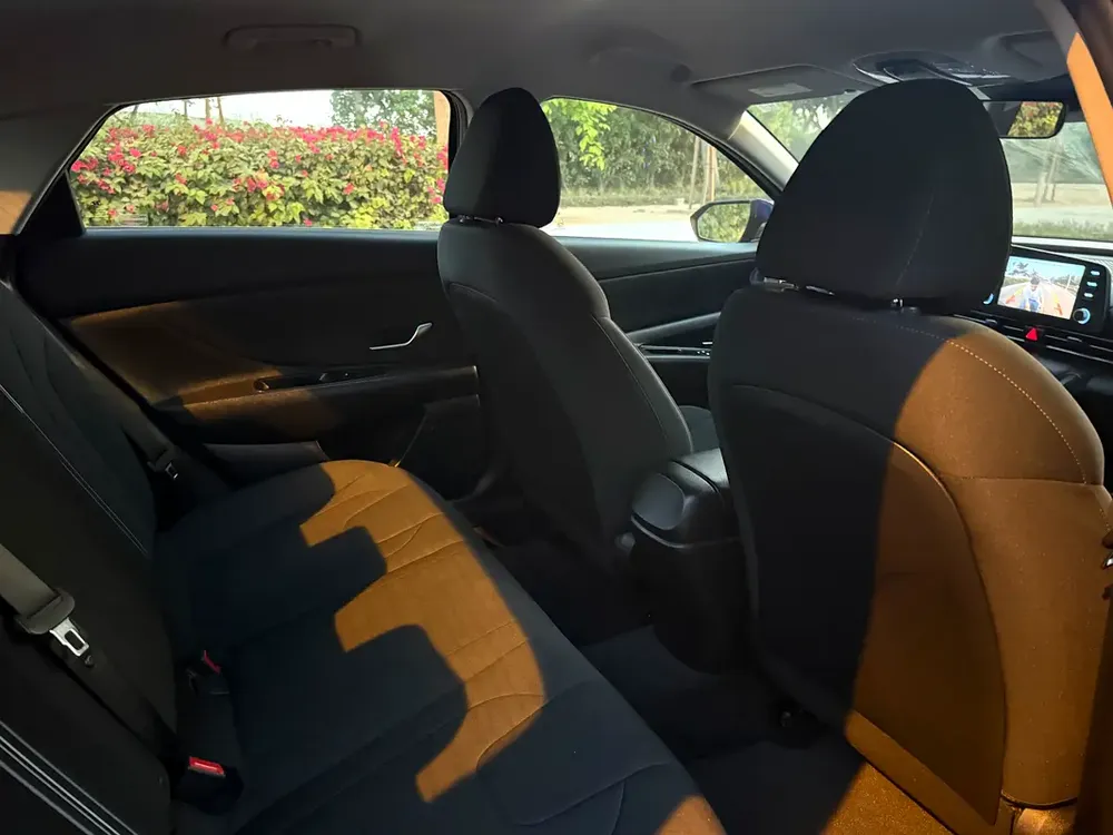 Hyundai Elantra SEL | 2023 - USA - First Owner - Image 9