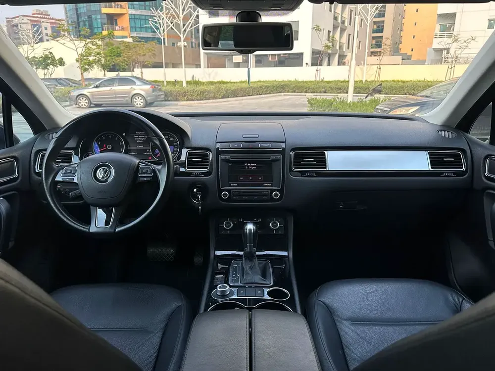 Volkswagen Touareg 2016 Bluemotion Technology GCC Specs - Image 10