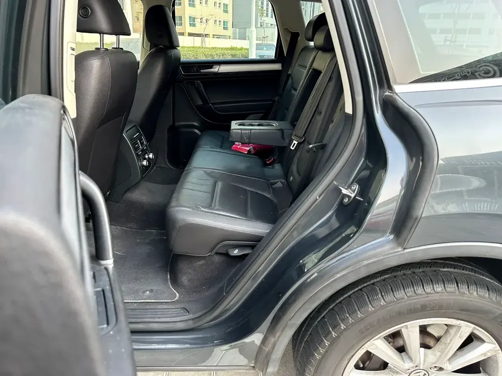 Volkswagen Touareg 2016 Bluemotion Technology GCC Specs - Image 12