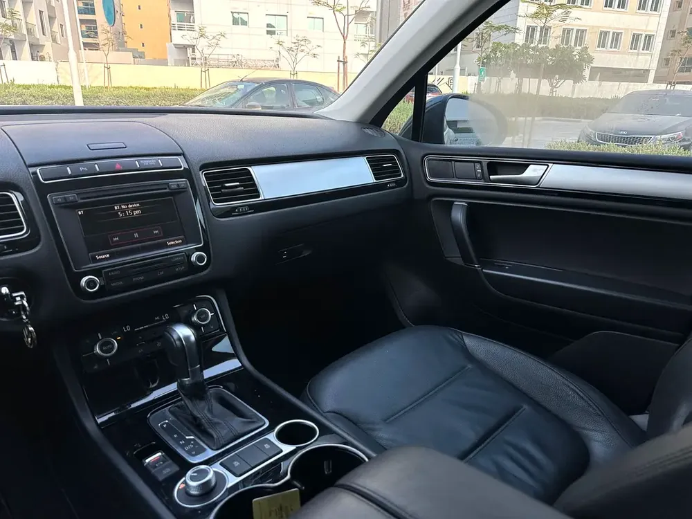 Volkswagen Touareg 2016 Bluemotion Technology GCC Specs - Image 8