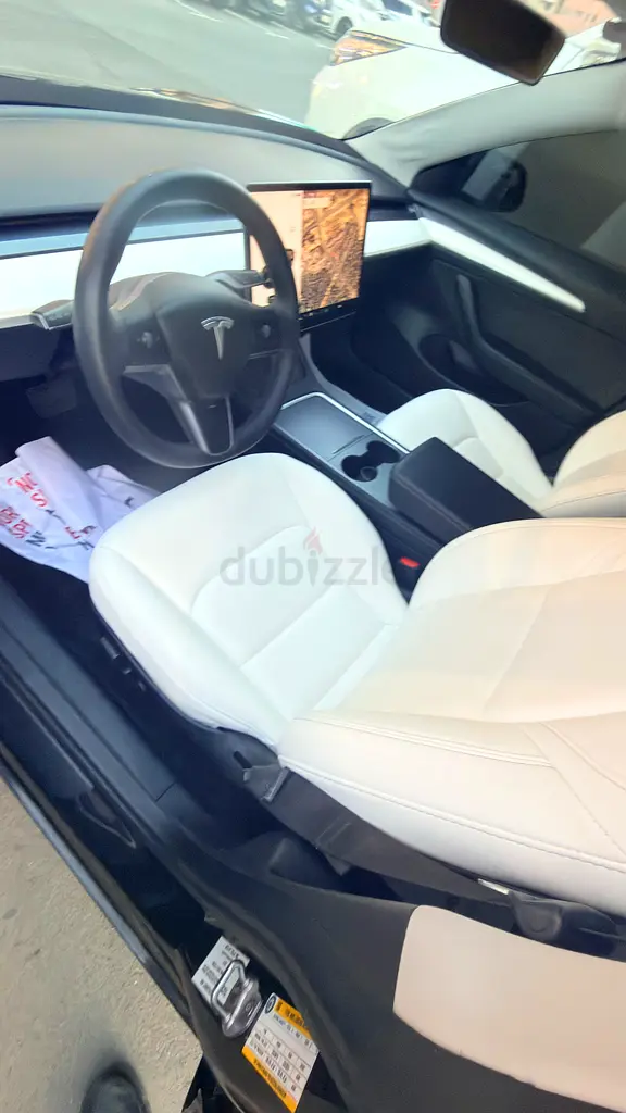 Tesla model 3 2022 dual motor dual range 380 to 400 km per charge 62 AED full charg in 1 hour only - Image 4