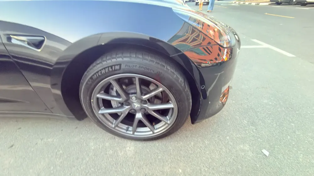 Tesla model 3 2022 dual motor dual range 380 to 400 km per charge 62 AED full charg in 1 hour only - Image 5