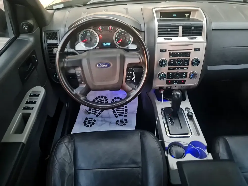 Ford escape XLT model 2012 Gcc spec top range - Image 10
