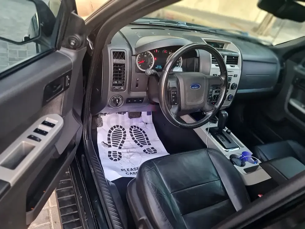 Ford escape XLT model 2012 Gcc spec top range - Image 11