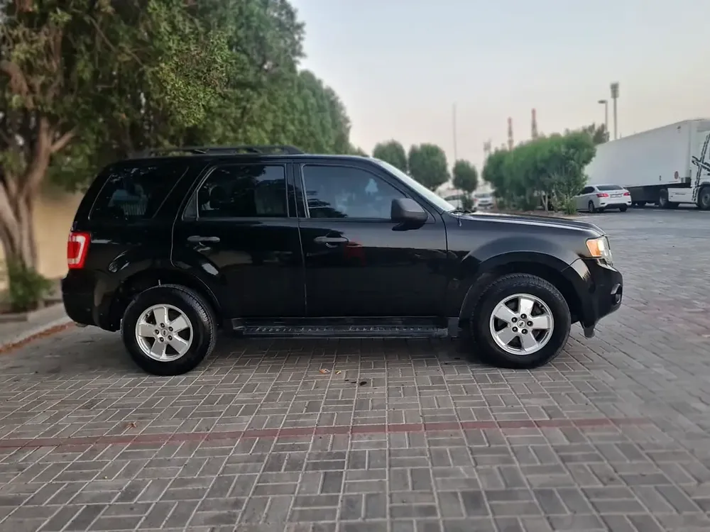 Ford escape XLT model 2012 Gcc spec top range - Image 5