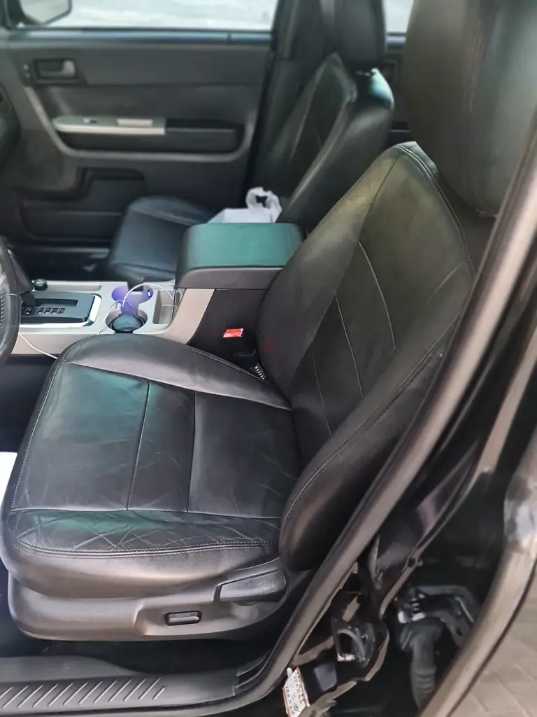 Ford escape XLT model 2012 Gcc spec top range - Image 8