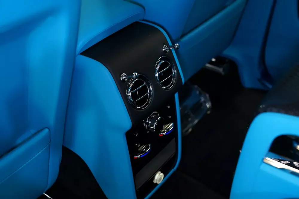 2026 | BRAND NEW | 0 KM MILEAGE | ROLLS-ROYCE CULLINAN - BLACK BADGE | EUROPEAN SPECS - Image 13