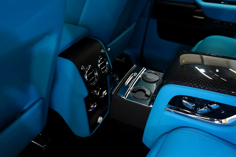 2026 | BRAND NEW | 0 KM MILEAGE | ROLLS-ROYCE CULLINAN - BLACK BADGE | EUROPEAN SPECS - Image 15