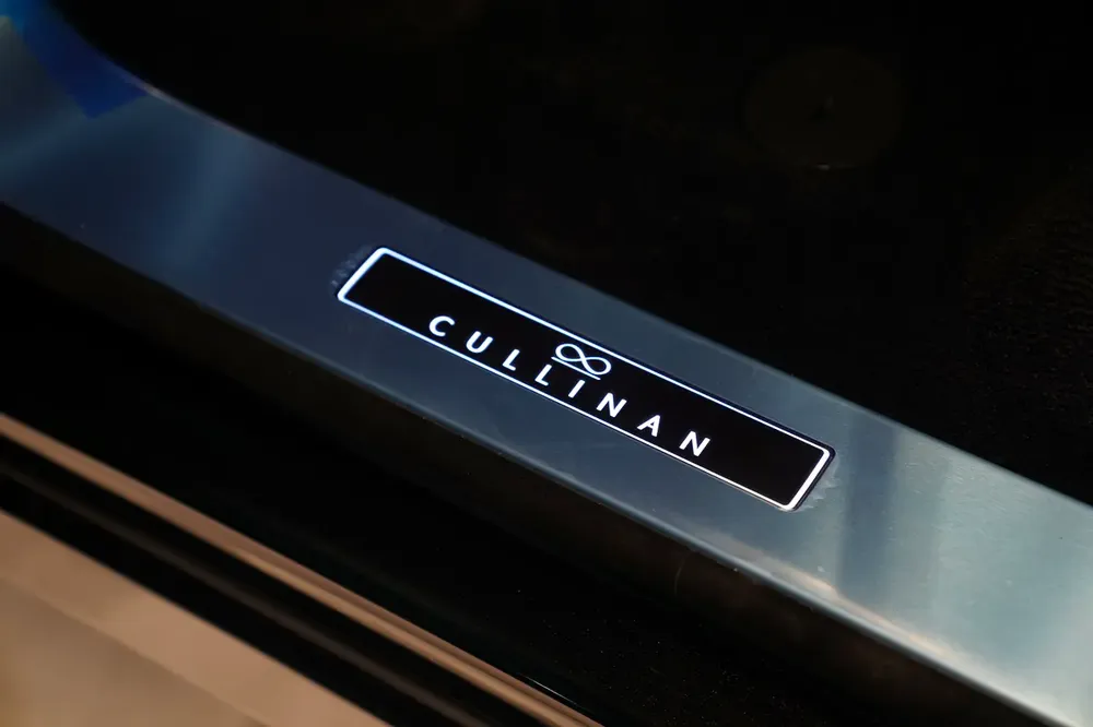 2026 | BRAND NEW | 0 KM MILEAGE | ROLLS-ROYCE CULLINAN - BLACK BADGE | EUROPEAN SPECS - Image 8