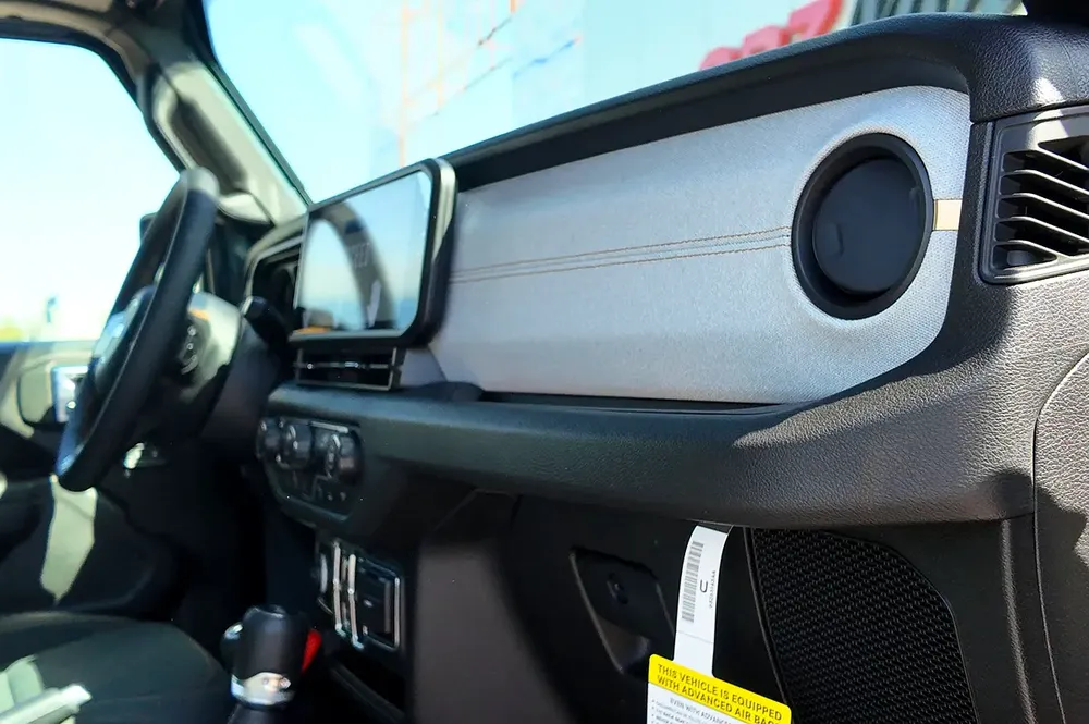 3 YRS OR 60K DEALER WARRANTY - 2025 JEEP WRANGLER 4DR SPORT ANVIL GREY 2.0L (STOCK) - Image 18