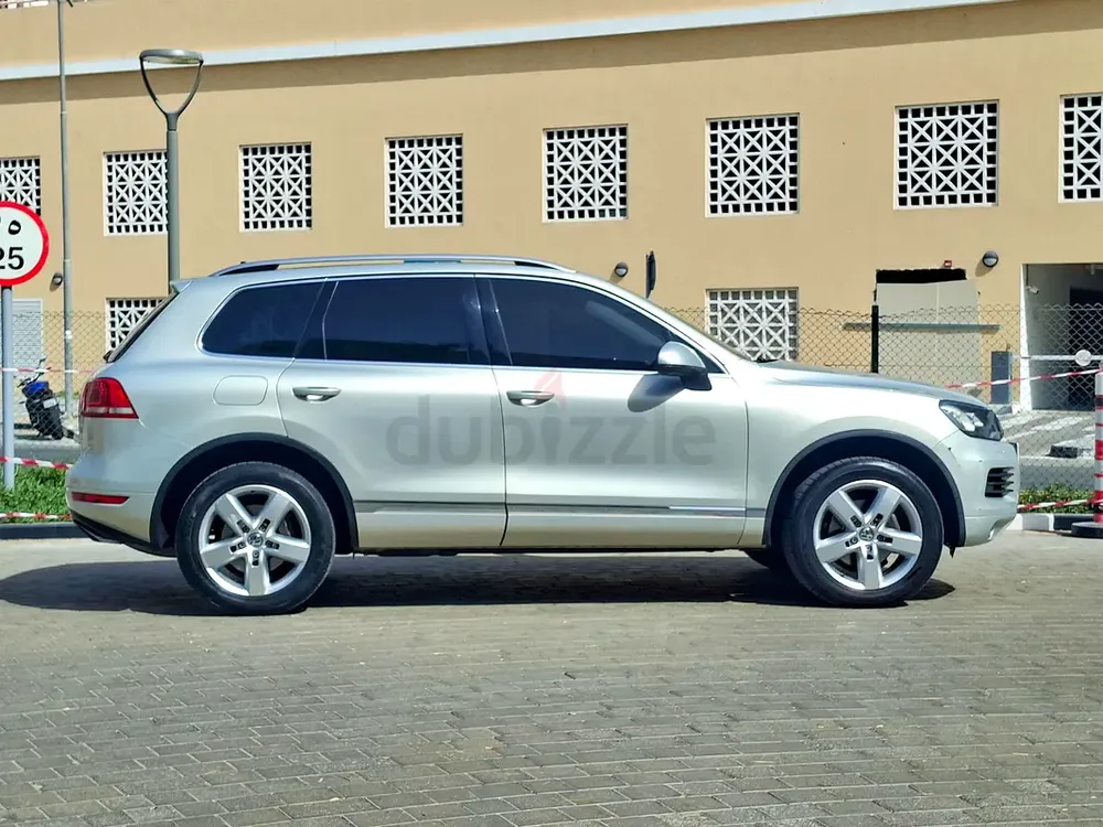AED 1885/month | 2015 Volkswagen Touareg  | GCC Specs | Ref#429813 - Image 4