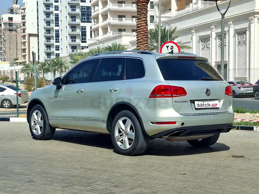 AED 1885/month | 2015 Volkswagen Touareg  | GCC Specs | Ref#429813 - Image 8