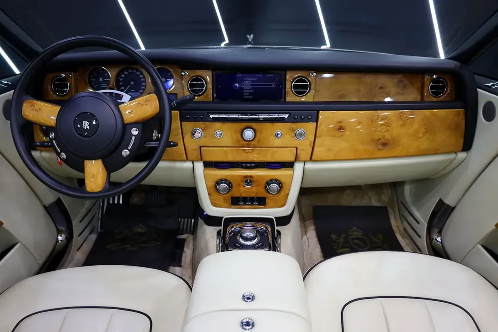 Phantom Drophead, 2013, 42,000KM ONLY, GCC Specs!! - Image 10