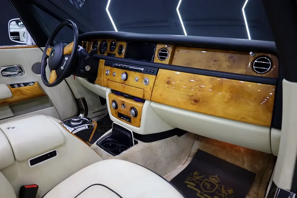 Phantom Drophead, 2013, 42,000KM ONLY, GCC Specs!! - Image 11