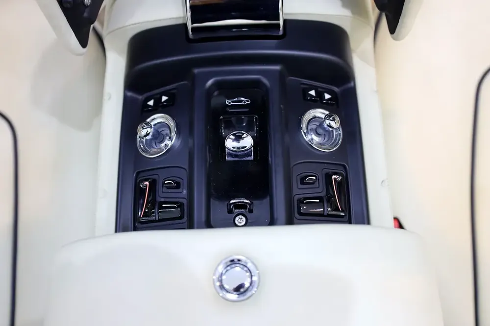 Phantom Drophead, 2013, 42,000KM ONLY, GCC Specs!! - Image 7