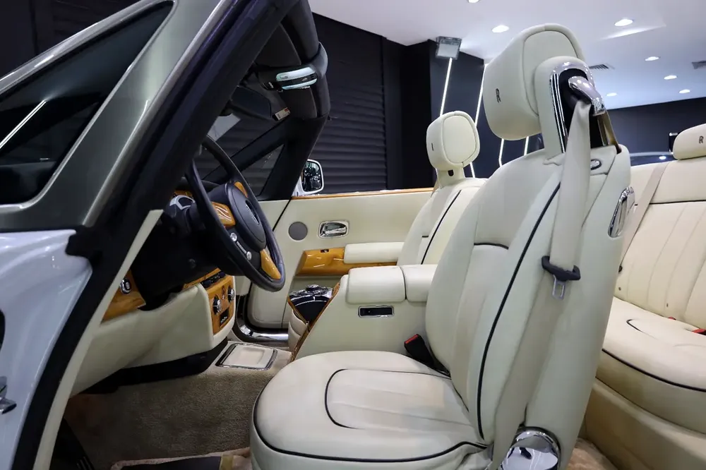 Phantom Drophead, 2013, 42,000KM ONLY, GCC Specs!! - Image 9