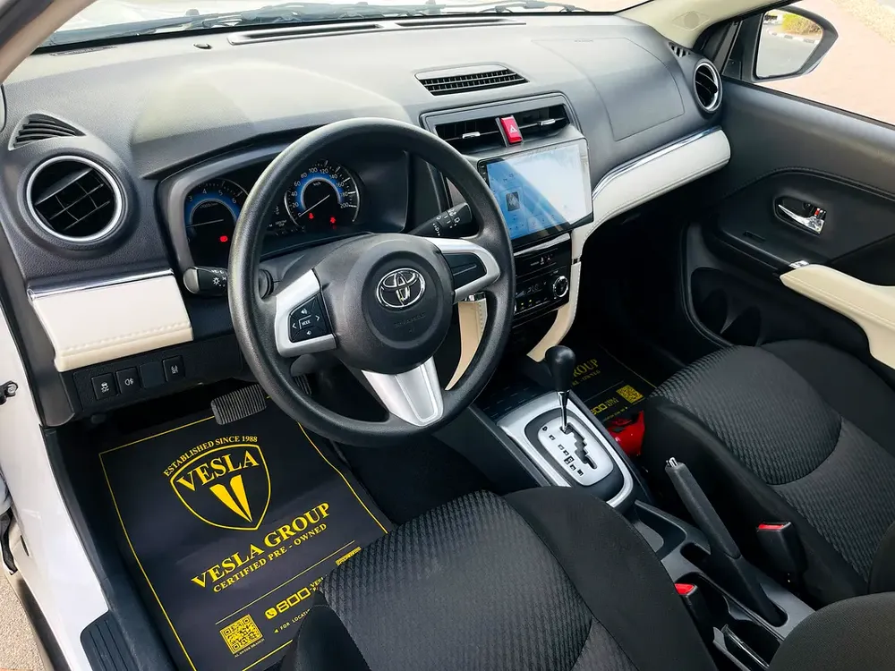 UNLIMITED MILEAGE WARRANTY / NAVIGATION + CAMERA + LED LIGHT + ALLOY WHEELS + KEYLESS START - Image 11