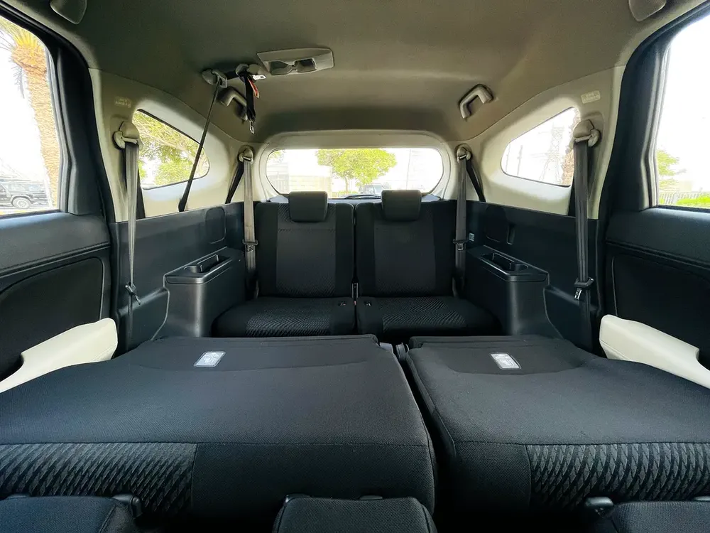 UNLIMITED MILEAGE WARRANTY / NAVIGATION + CAMERA + LED LIGHT + ALLOY WHEELS + KEYLESS START - Image 19