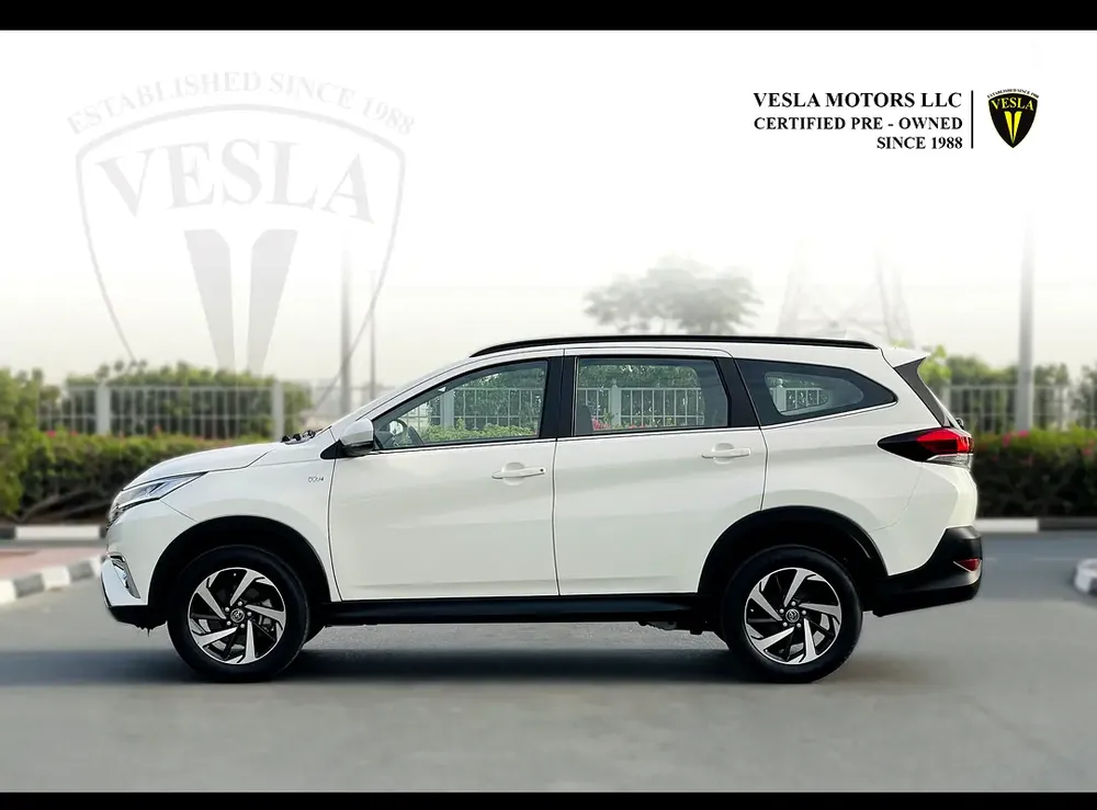 UNLIMITED MILEAGE WARRANTY / NAVIGATION + CAMERA + LED LIGHT + ALLOY WHEELS + KEYLESS START - Image 4