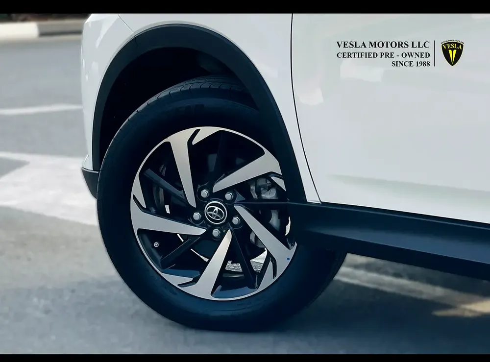 UNLIMITED MILEAGE WARRANTY / NAVIGATION + CAMERA + LED LIGHT + ALLOY WHEELS + KEYLESS START - Image 6