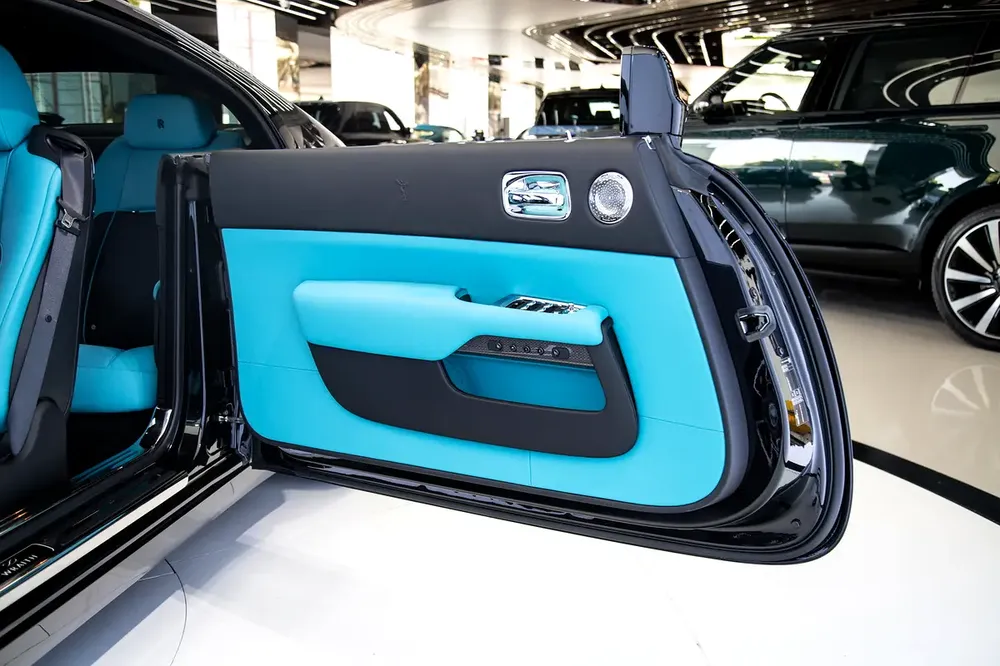 2 YEARS WARRANTY + SERVICE | GCC | TIFFANY INTERIOR | STARLIGHT | WRAITH BLACK BADGE - Image 7