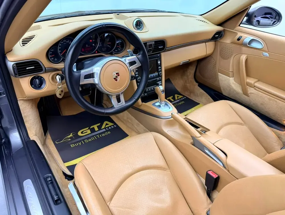 2009 Porsche 911 Carrera, Full Service History, Fully Loaded, Excellent Condition, GCC - Image 11