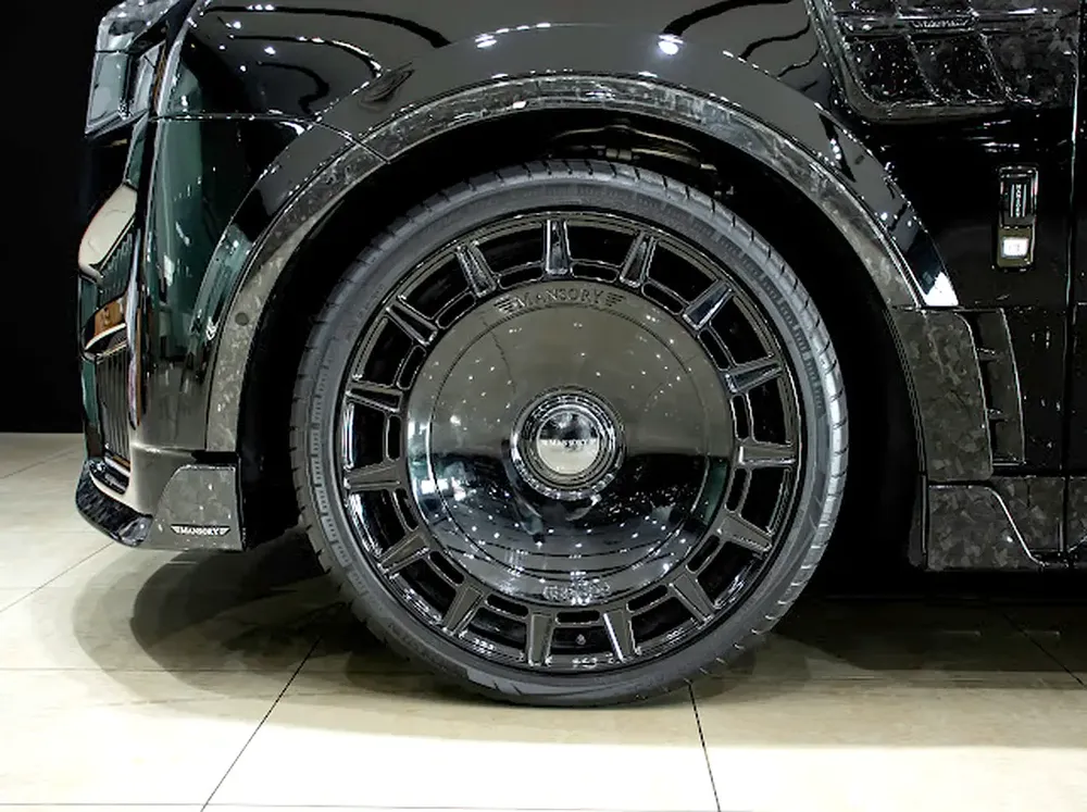 Rolls-Royce Cullinan Black Badge 2025 - 9000  Mileage - Mansory Upgrade - Image 7