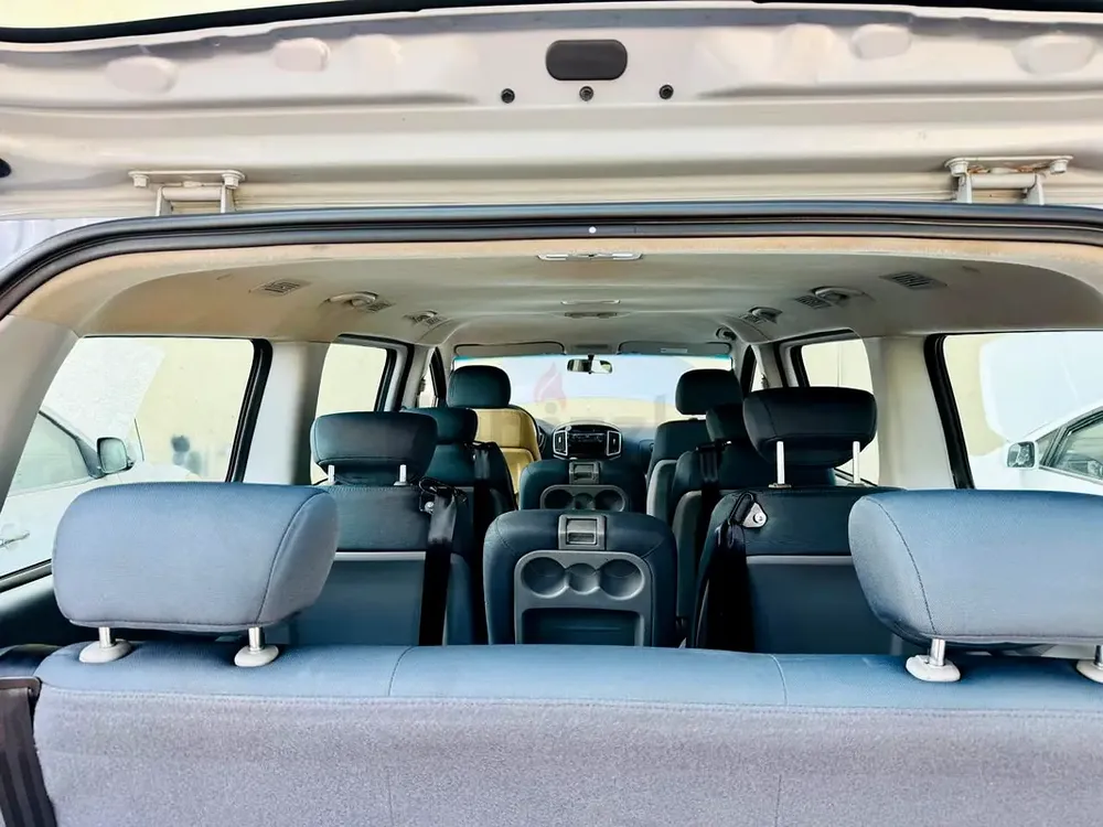 HYUNDAI H1. 2018 MODEL. GCC. GOOD Condition. - Image 10