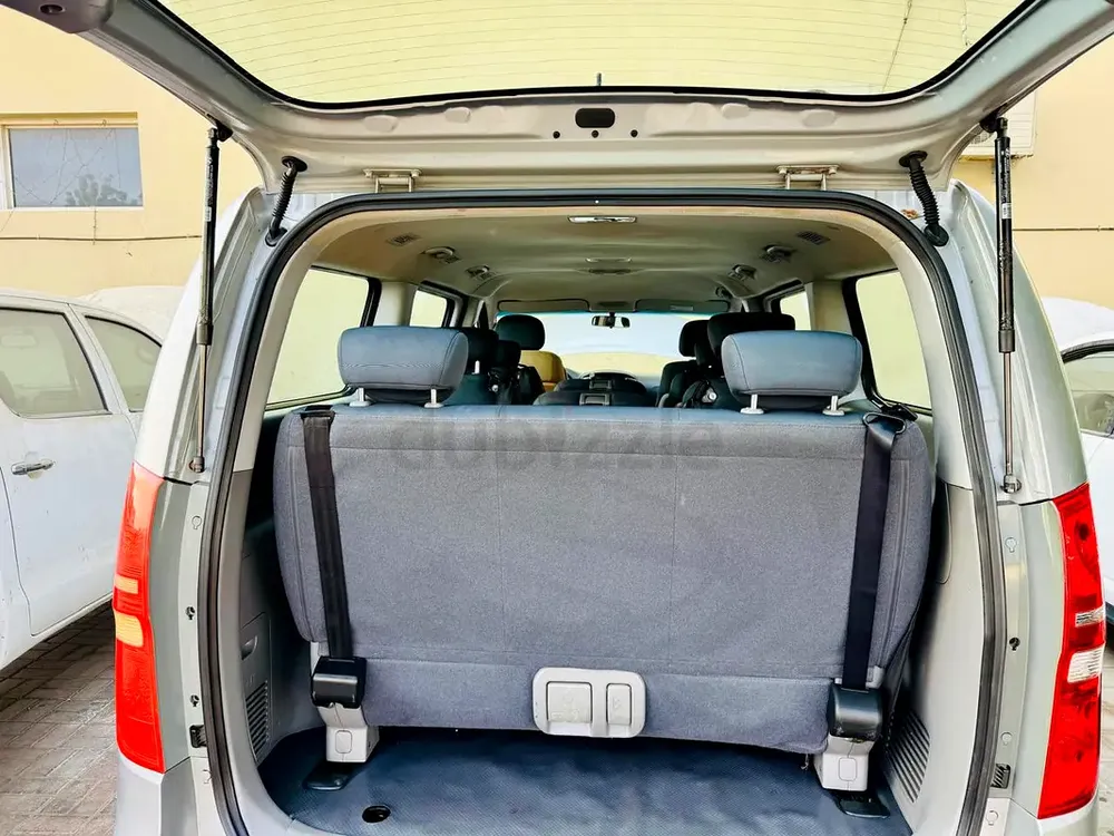 HYUNDAI H1. 2018 MODEL. GCC. GOOD Condition. - Image 12