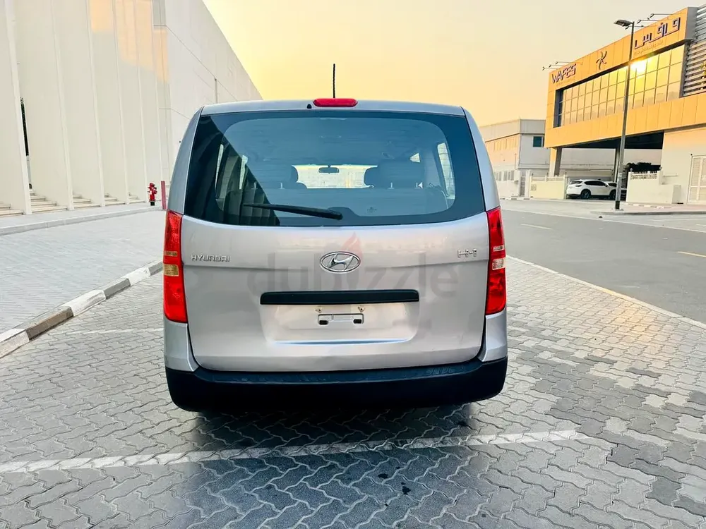 HYUNDAI H1. 2018 MODEL. GCC. GOOD Condition. - Image 14