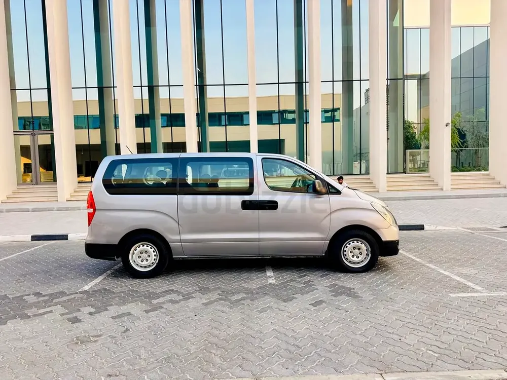 HYUNDAI H1. 2018 MODEL. GCC. GOOD Condition. - Image 4