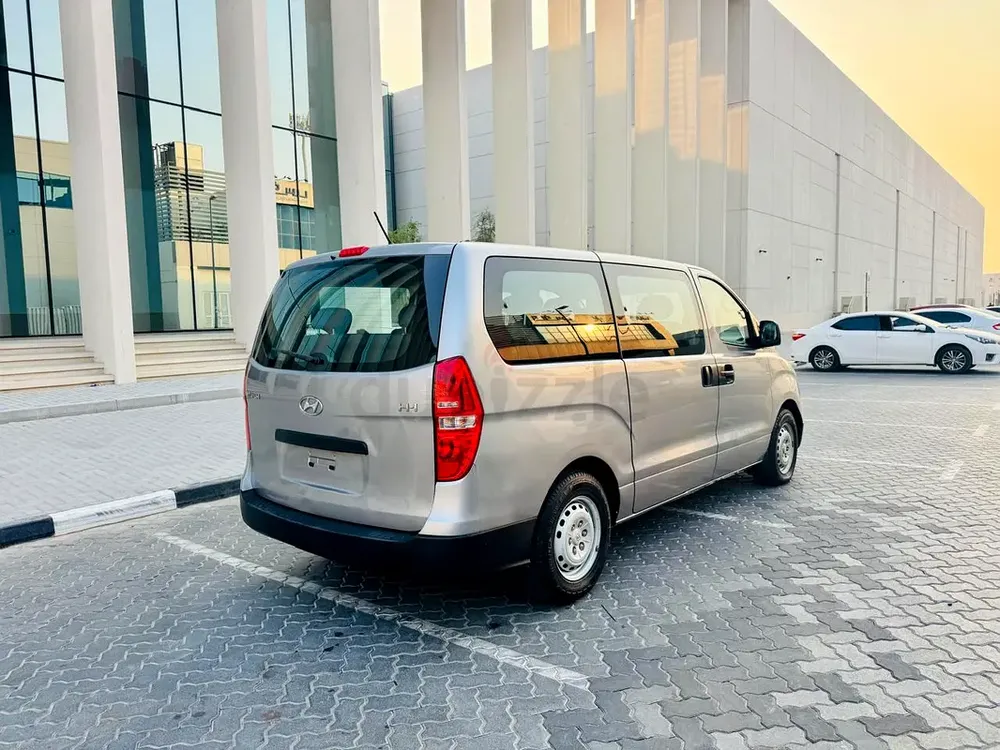 HYUNDAI H1. 2018 MODEL. GCC. GOOD Condition. - Image 5